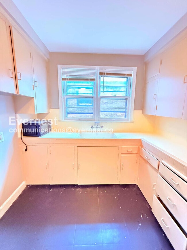 Photo - 20129 Stratford Rd