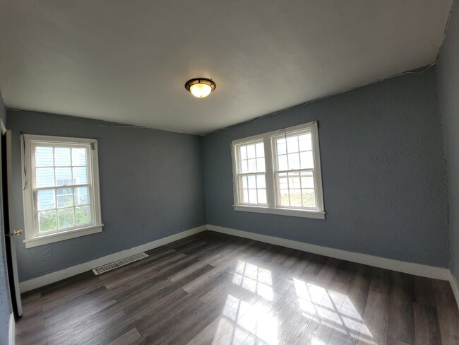 Photo - 2124 W 1st St