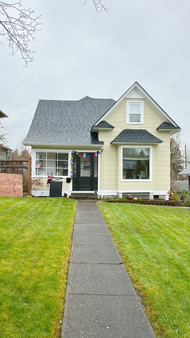 Building Photo - PRELEASE:  4+bdrm/1bath near WWU + Sehome Hill