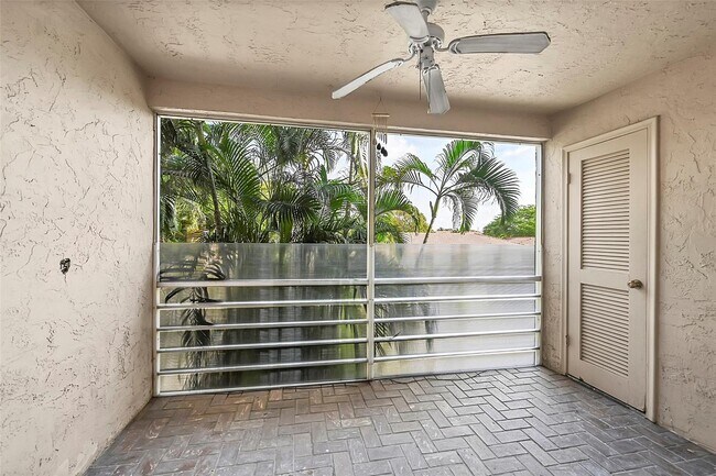 Photo - 8605 W Sample Rd Unidad 209