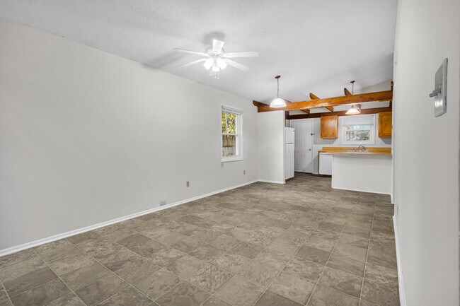 Photo - 1629 RaceTrack Rd