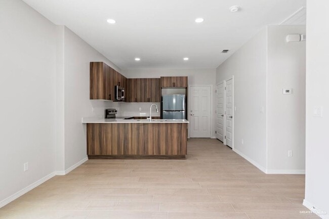 Photo - 11 W Driftwood St Unidad 1
