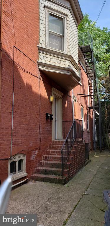 Building Photo - 2118 Washington St Unit 3