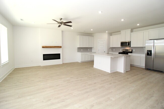 Photo - 2309 Langford St