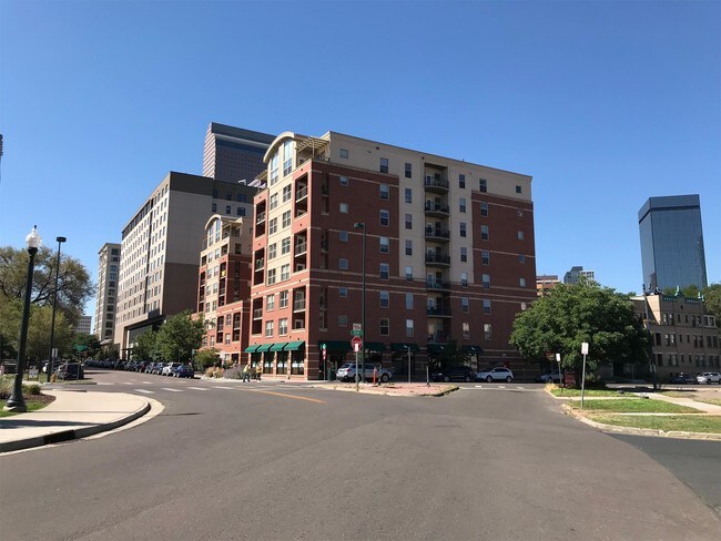 Building Photo - 1975 Grant St