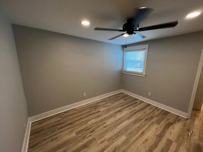 Photo - 4Bed/3Bath Renovated Student friendly housing