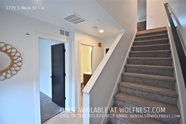 Photo - 1739 S Main St
