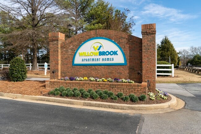 Acasa Willowbrook Apartments