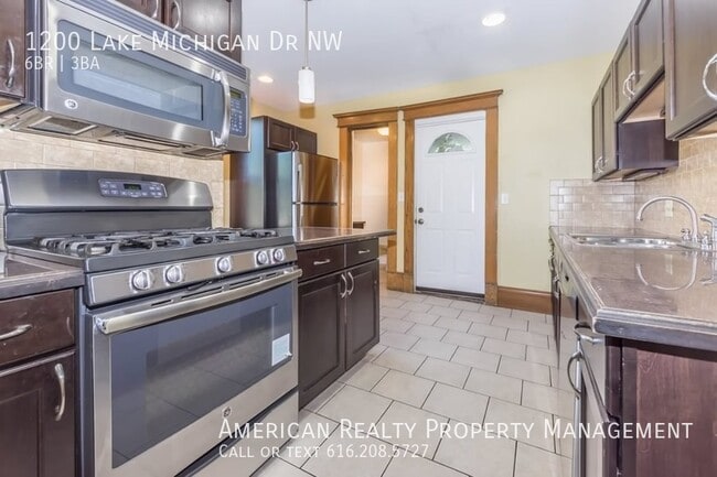 Photo - 1200 Lake Michigan Dr NW