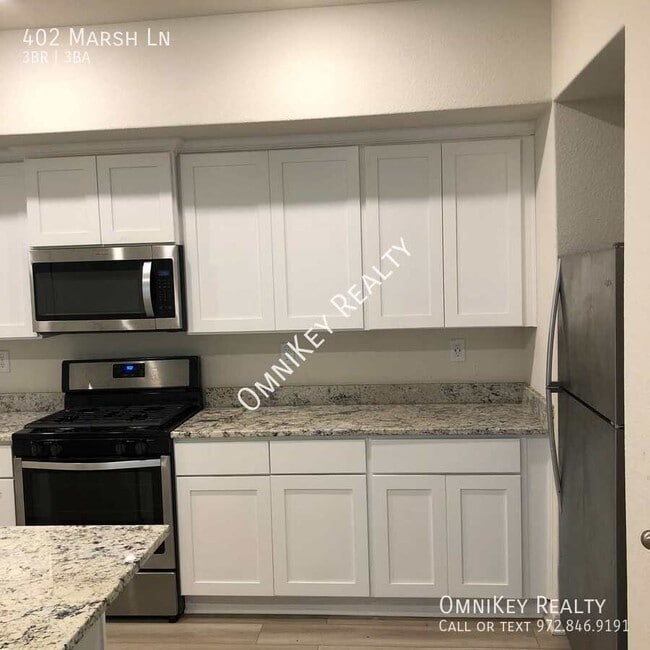 Photo - 402 Marsh Ln