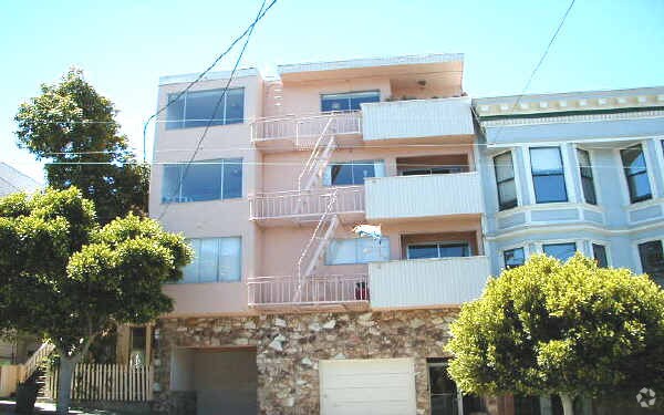 Photo - 228 Diamond St Apartments