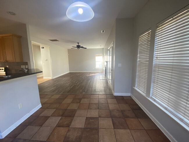 Room in House on Hampton Pl Dr