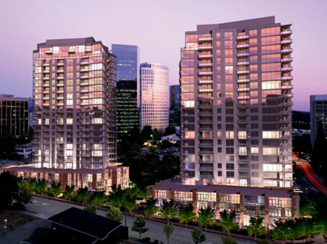 Building Photo - 10610 NE 9th Pl Unit Apt #700