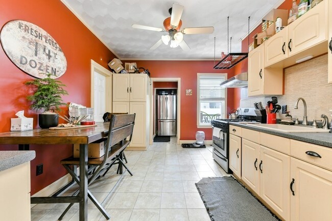 Photo - 243 Emerson St