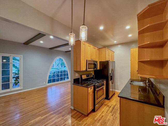Building Photo - 340 N Oakhurst Dr Unit 102 Rental