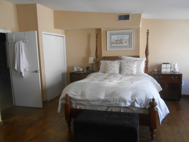 Photo - 4 S Front St Unit 4