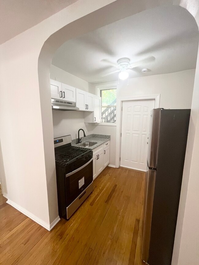 Photo - 950 N Kildare Ave Unidad 1