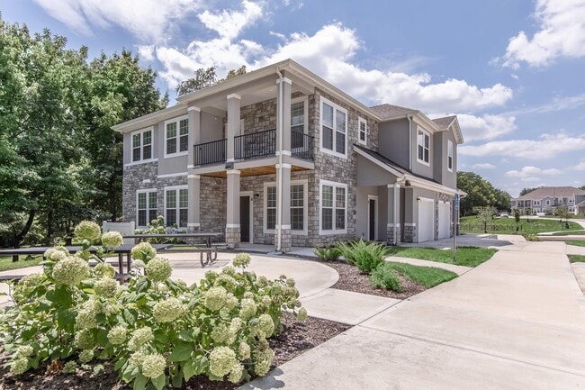 Building Photo - Stonehaven Overland Park Rental