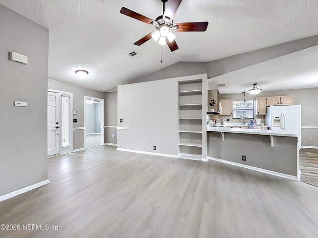 Photo - 341 Hickory Hollow Dr N