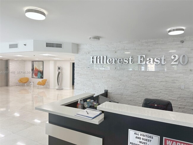 Building Photo - 919 Hillcrest Dr Unit 407