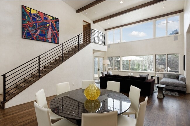 Photo - 75 Glen Eagle Dr