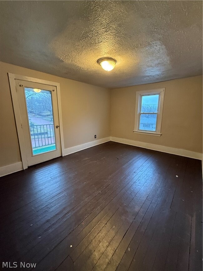 Photo - 805 Carpenter St