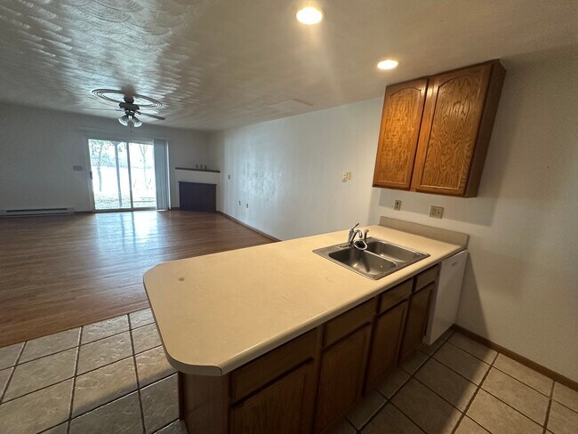 Photo - 1056 Lakeshore Dr Unit 1056