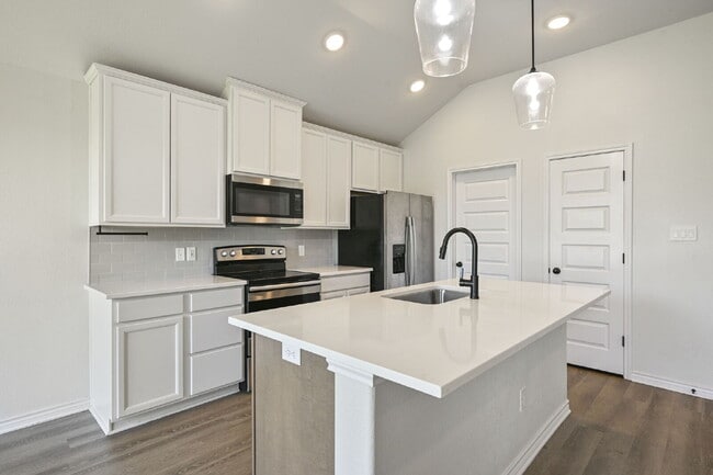 Photo - Immediate Move in - 3 Bedroom, 2 Bathroom Home in Rudder Pointe with Open Concept