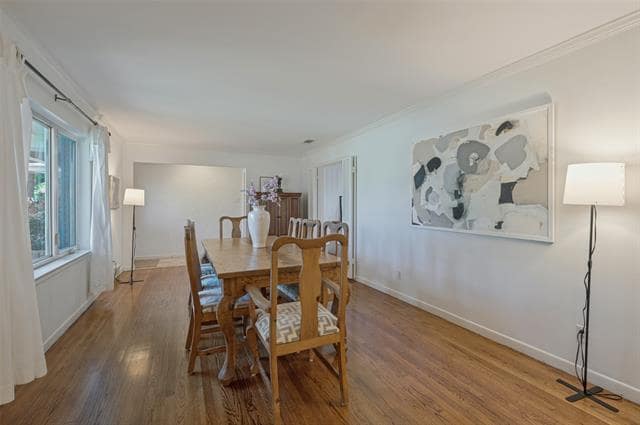 3866 Medallion Ln