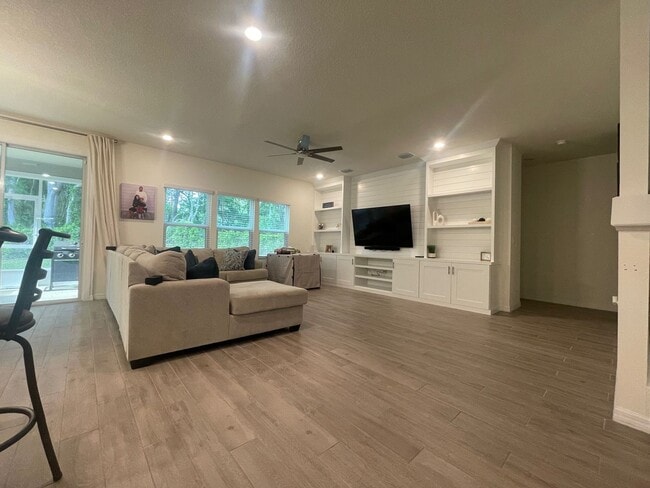 Photo - Gorgeous 4/3 in Arbor Greens