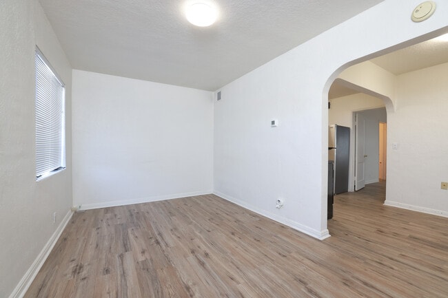 Photo - 1732 E Hedrick Dr Unidad 1730
