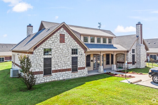 Leasing Office - Mexia Gardens Apartments