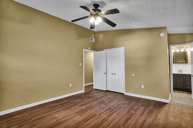 Photo - Beautiful Home in Clinton