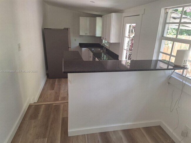 Photo - 1121 NE 1st Ave.