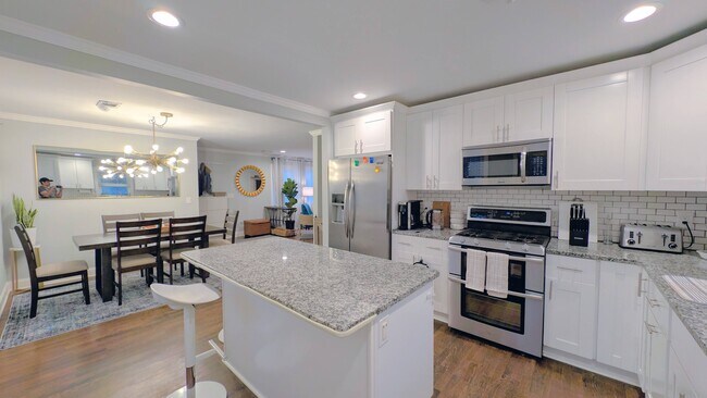 Photo - 831 Parkway Dr