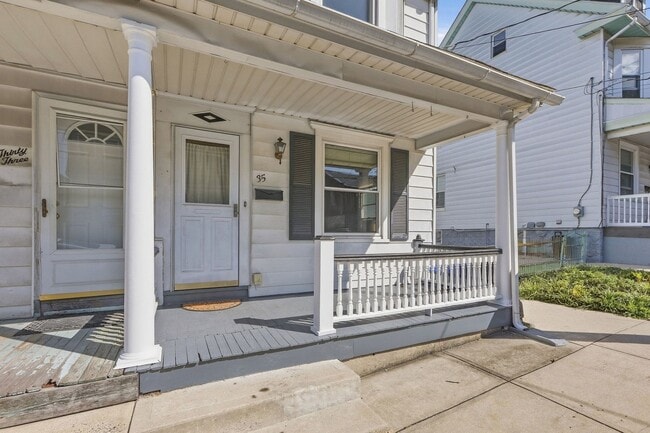 35 E Ettwein St
