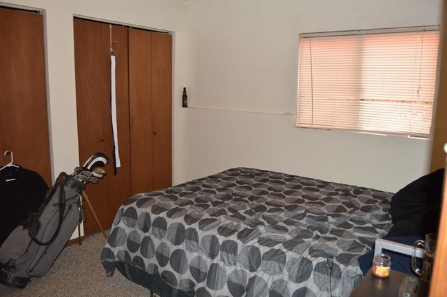 Photo - 1957 S 8th St W