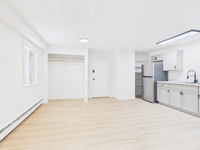 Photo - 902 Gilmore St Unit H