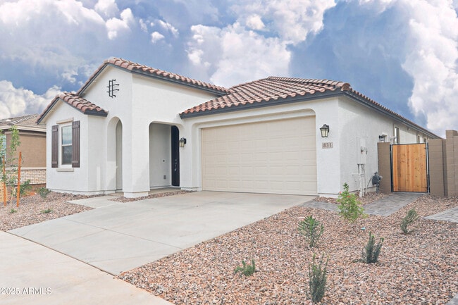 Photo - 831 W Finch Dr