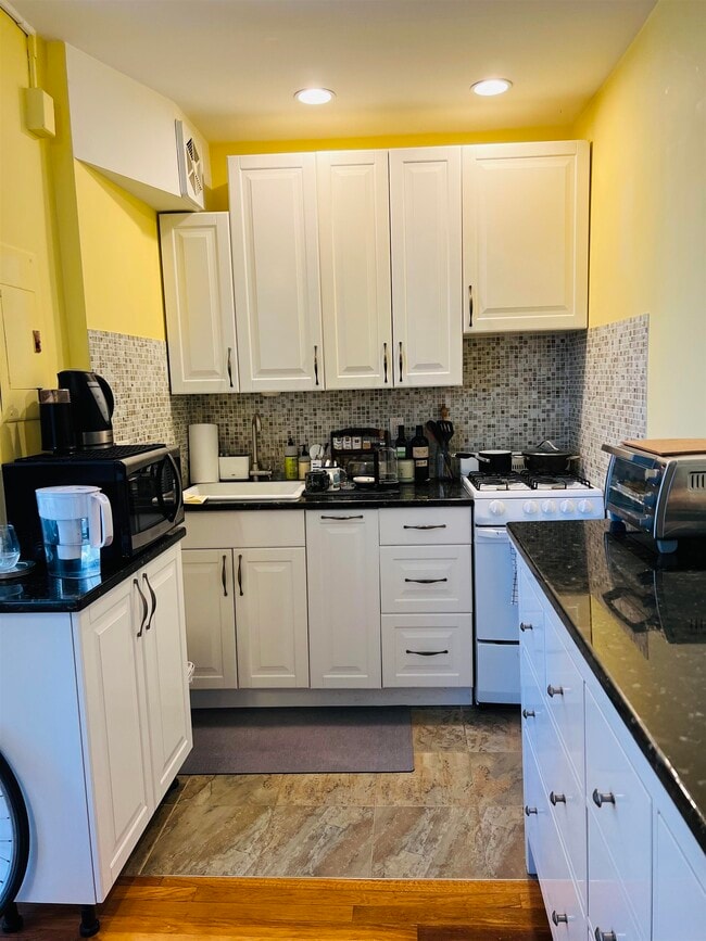 Photo - 400 Fairview Ave