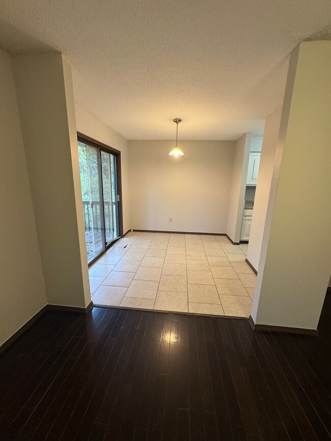 Photo - 2008 Juniper Dr Unidad A