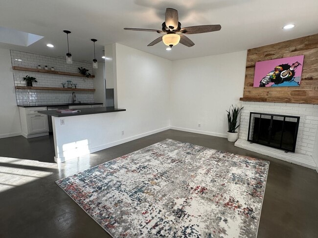 Photo - AMAZING INTERIOR 4 BEDROOM / 2 BATHROOM RE...