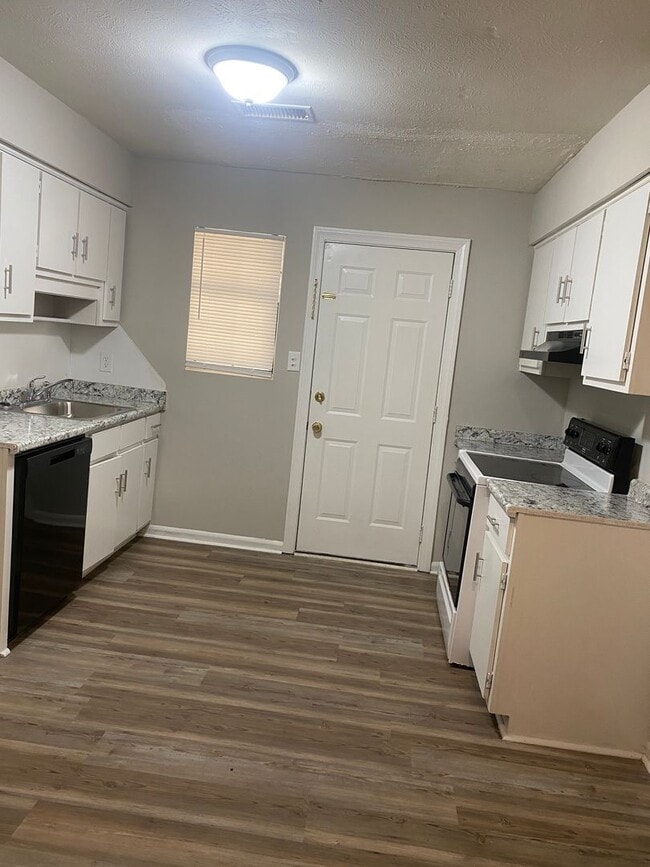 Photo - 505 23rd St Unit B