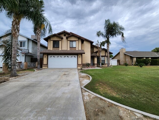 Building Photo - 3 bedrooms /2.5 bath two-story gem boasts ... Rental