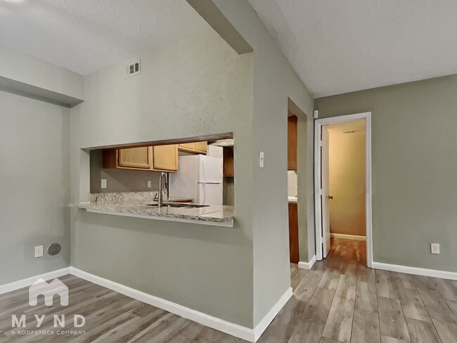 Photo - 21502 Millhouse Rd