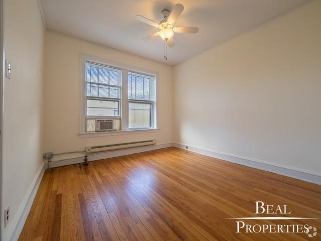 Building Photo - 2 bedroom in CHICAGO IL 60657 Unit GDN Rental