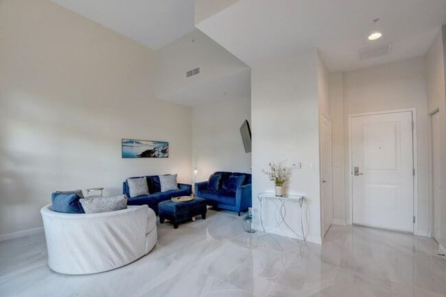 Photo - 350 N Federal Hwy