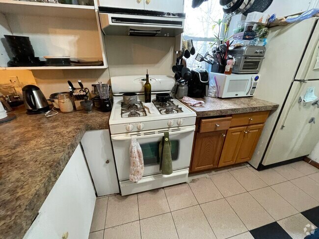 Building Photo - 46 Park Vale Ave Unit 3 Rental