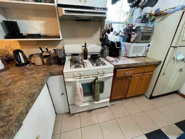 Building Photo - 46 Park Vale Ave Unit 3 Rental
