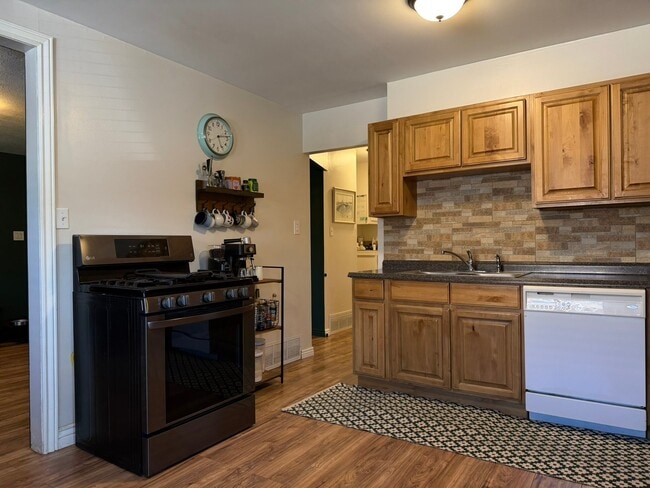 Photo - 1054 N 500 W